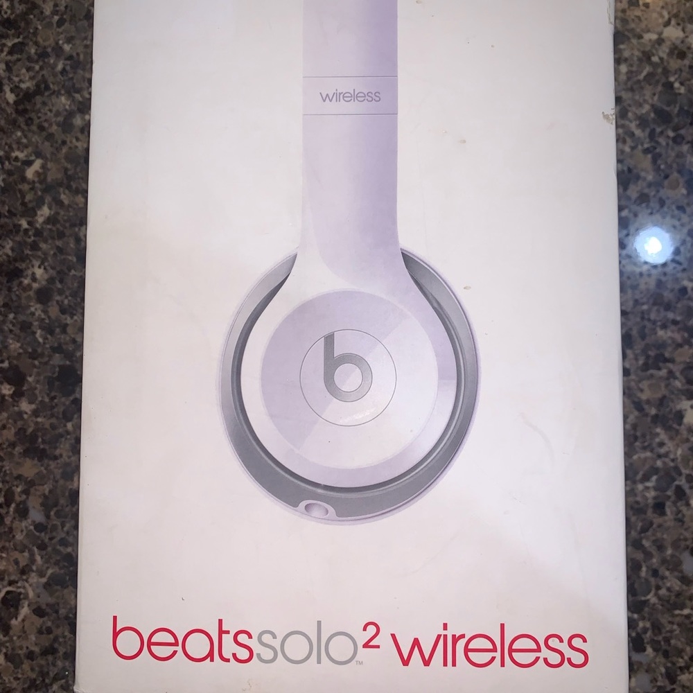 Beat Solo 2 Wireless Bluetooth Headphones